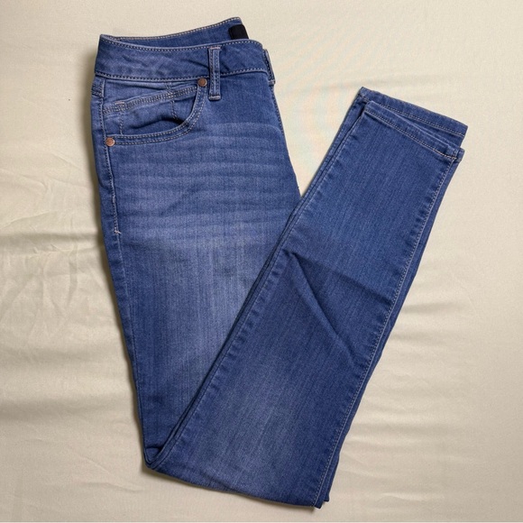 Classic Blue Women's Jeans #38 - Picture 2 of 6